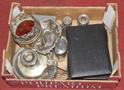 Lot 271 - A box of miscellaneous items, to include a...