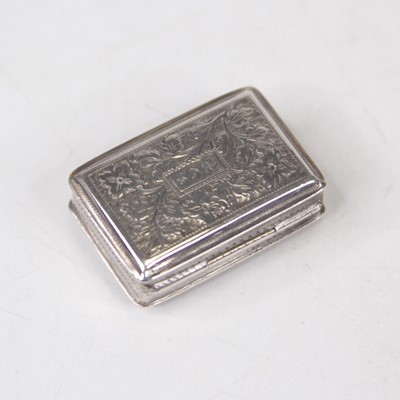 Lot 291 - A George III silver vinaigrette, of hinged...