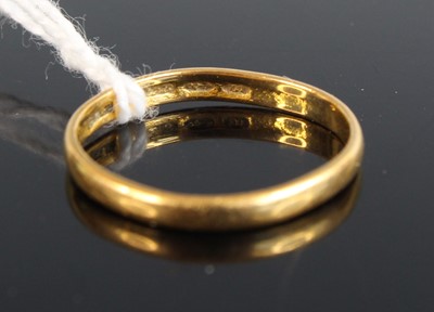 Lot 354 - A 22ct gold wedding band, size N, 2.2g