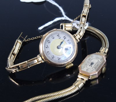 Lot 374 - An Art Deco lady's 9ct gold cased manual wind...