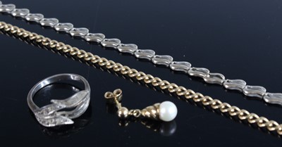 Lot 396 - A 9ct gold flat curblink neck chain (broken),...