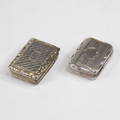 Lot 296 - A George III silver vinaigrette, having...