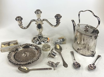 Lot 323 - A collection of miscellaneous items to include...