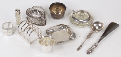 Lot 324 - A collection of miscellaneous items to include...