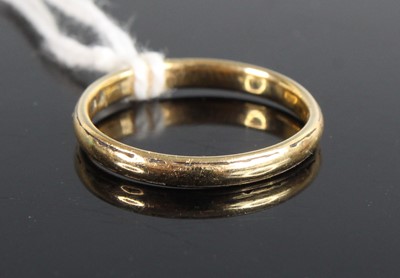 Lot 455 - A 9ct gold wedding band, 1.4g, size J