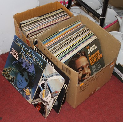 Lot 615 - A collection of 12" vinyl records to include...