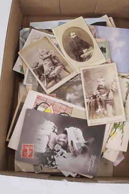 Lot 589 - A collection of early 20th century and later...