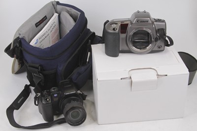 Lot 609 - A Konica Minolta Dimage A200 digital camera;...