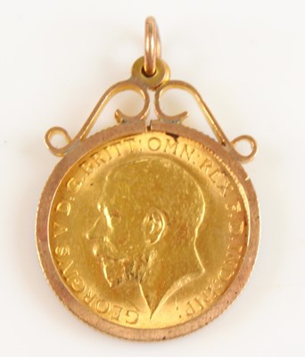 Lot 2030 - Great Britain, 1914 gold half sovereign,...