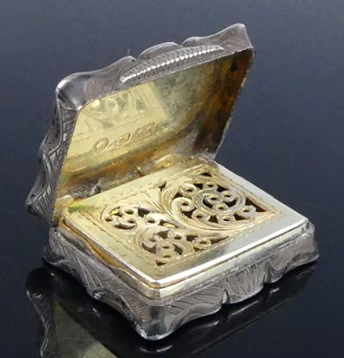 Lot 2089 - An early Victorian silver vinaigrette, of...