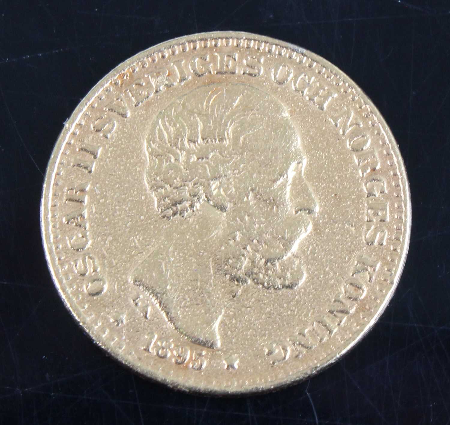 Lot 2009 - Sweden, 1895 gold 10 kronor, obv: Oscar II...