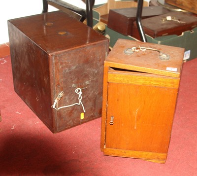 Lot 71 - An early 20th century mahogany microscope case...