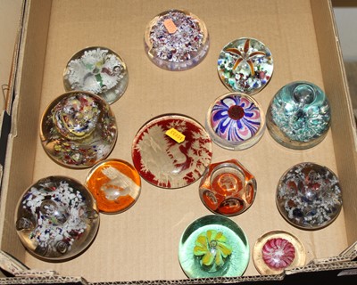 Lot 166 - A collection of Victorian and later glass...