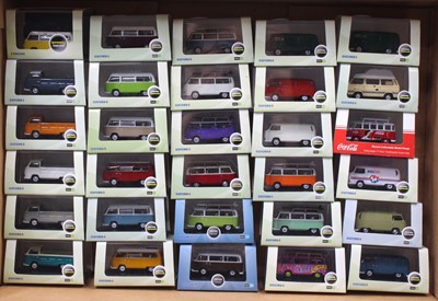 Lot 923 - A collection of 30 Oxford 1/76 scale VW...