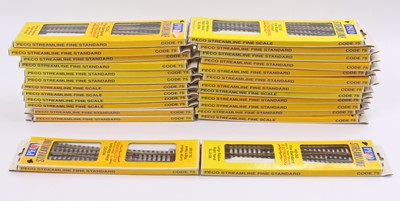 Lot 576 - One box containing 24 various Peco Streamline...