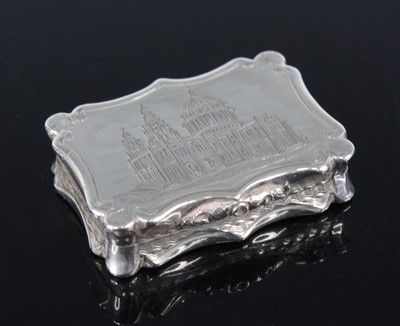 Lot 2091 - An early Victorian silver vinaigrette, of...
