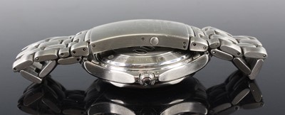 Lot 2261 - A gent's stainless Omega limited edition James...