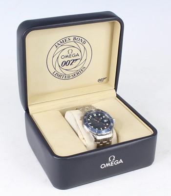 Lot 2261 - A gent's stainless Omega limited edition James...