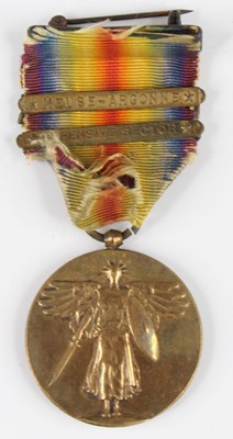Lot 82 - A WW I American Allied Victory medal, official...