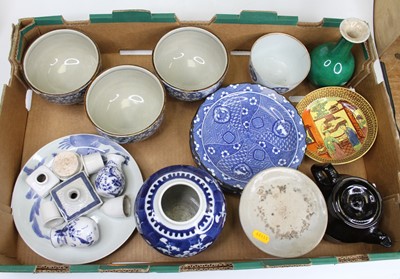 Lot 91 - A collection of Asian ceramics to include a...