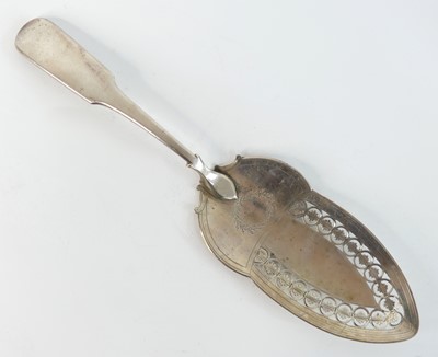 Lot 1143 - A George III silver cake slice, having a...