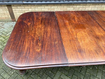 Lot 1531 - A Victorian mahogany extending dining table of...