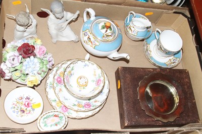 Lot 68 - A collection of ceramics to include a Tuscan...