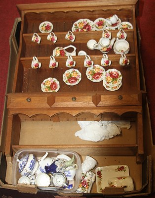 Lot 156 - A collection of miscellaneous items to include...
