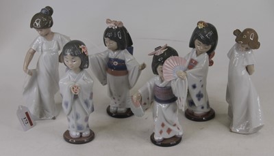 Lot 172 - A Lladro porcelain figure of a Geisha girl,...