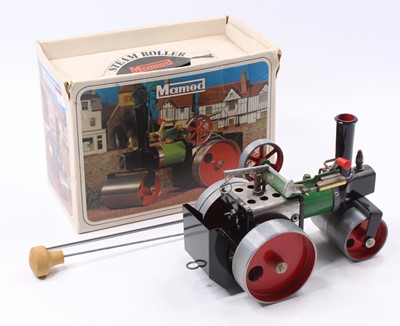 Lot 7 - A Mamod SR1A steam roller traction engine...