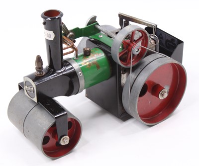 Lot 32 - A Mamod TR1A spirit fired roller, loose...
