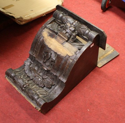 Lot 1389 - An early 20th century Continental heavily...