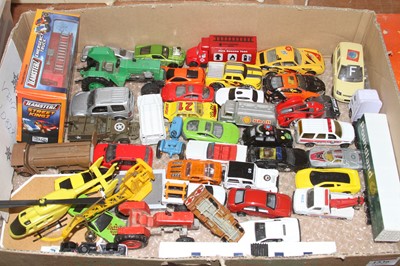 Lot 1536 - A box of modern issue diecast to include boxed...
