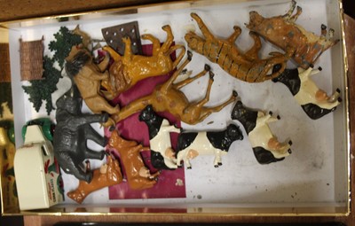 Lot 1566 - A box containing a small quantity of Britains...