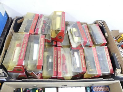 Lot 1575 - A box of red box Models of Yesteryear