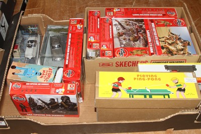 Lot 1510 - A box containing Airfix 1:32 scale plastic...