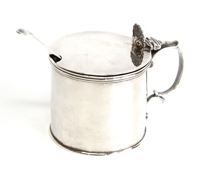 Lot 1147 - A George III silver mustard, of 'drum' form...