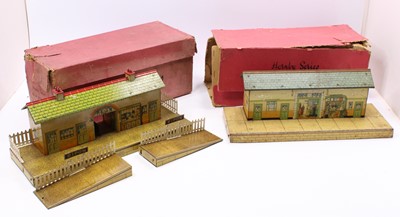 Lot 256 - Two Hornby stations: 1939-41 No.4 Ripon, buff...