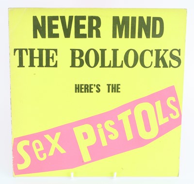 Lot 560 - A collection of assorted 12" vinyl, to include:...