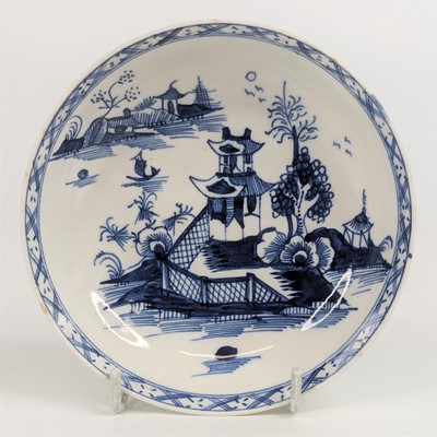 Lot 1097 - A Lowestoft porcelain saucer, circa 1770,...