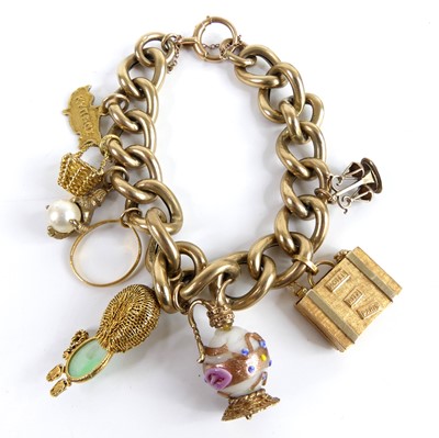 Lot 2706 - A 9ct yellow gold hollow open curblink...