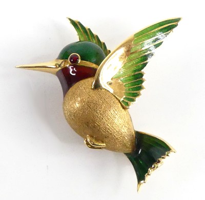 Lot 2716 - An 18ct yellow gold hummingbird brooch, having...