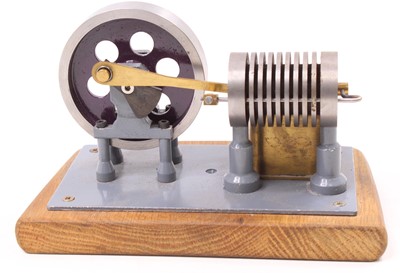 Lot 20 - A very well engineered horizontal hot air...