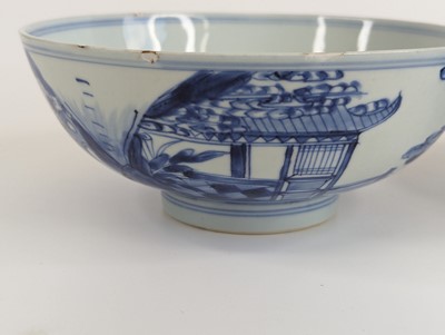 Lot 2377 - A pair of Chinese export blue and white...