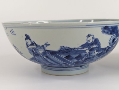 Lot 2377 - A pair of Chinese export blue and white...