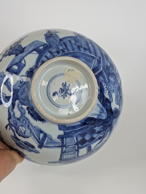 Lot 2377 - A pair of Chinese export blue and white...