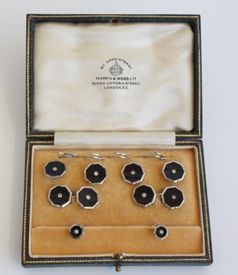 Lot 2564 - A Mappin & Webb gent's white metal, black onyx...