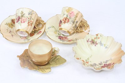 Lot 214 - A pair of Royal Worcester blush ivory 1334...