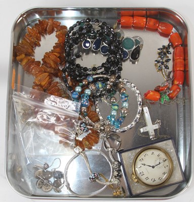 Lot 288 - A collection of costume jewellery to include...