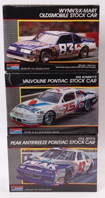 Lot 2042 - MONOGRAM 1.24 scale, NASCAR kit, 2779...